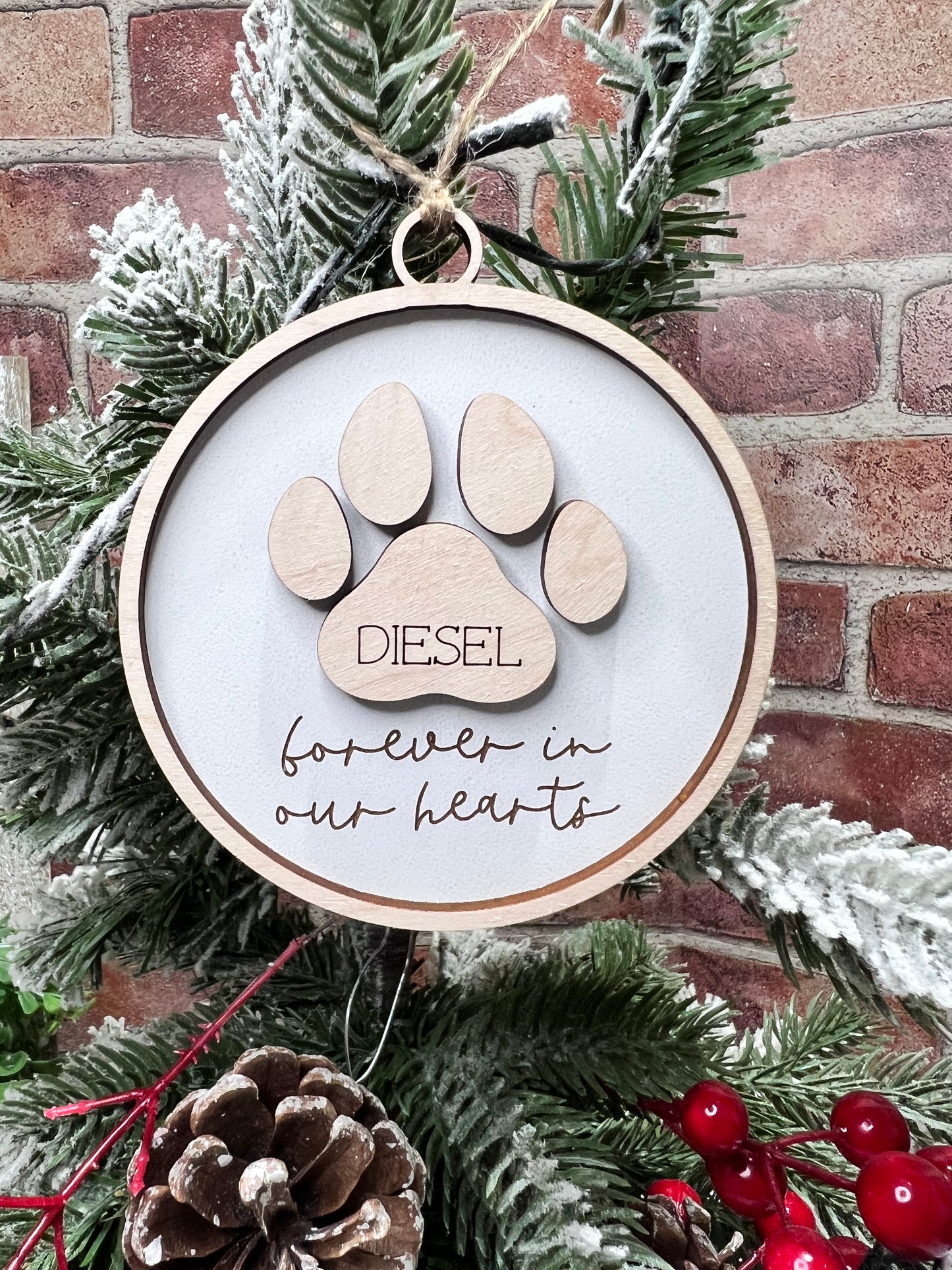 Personalized Paw Print Ornament – A Heartfelt Tribute to Your Beloved Pet