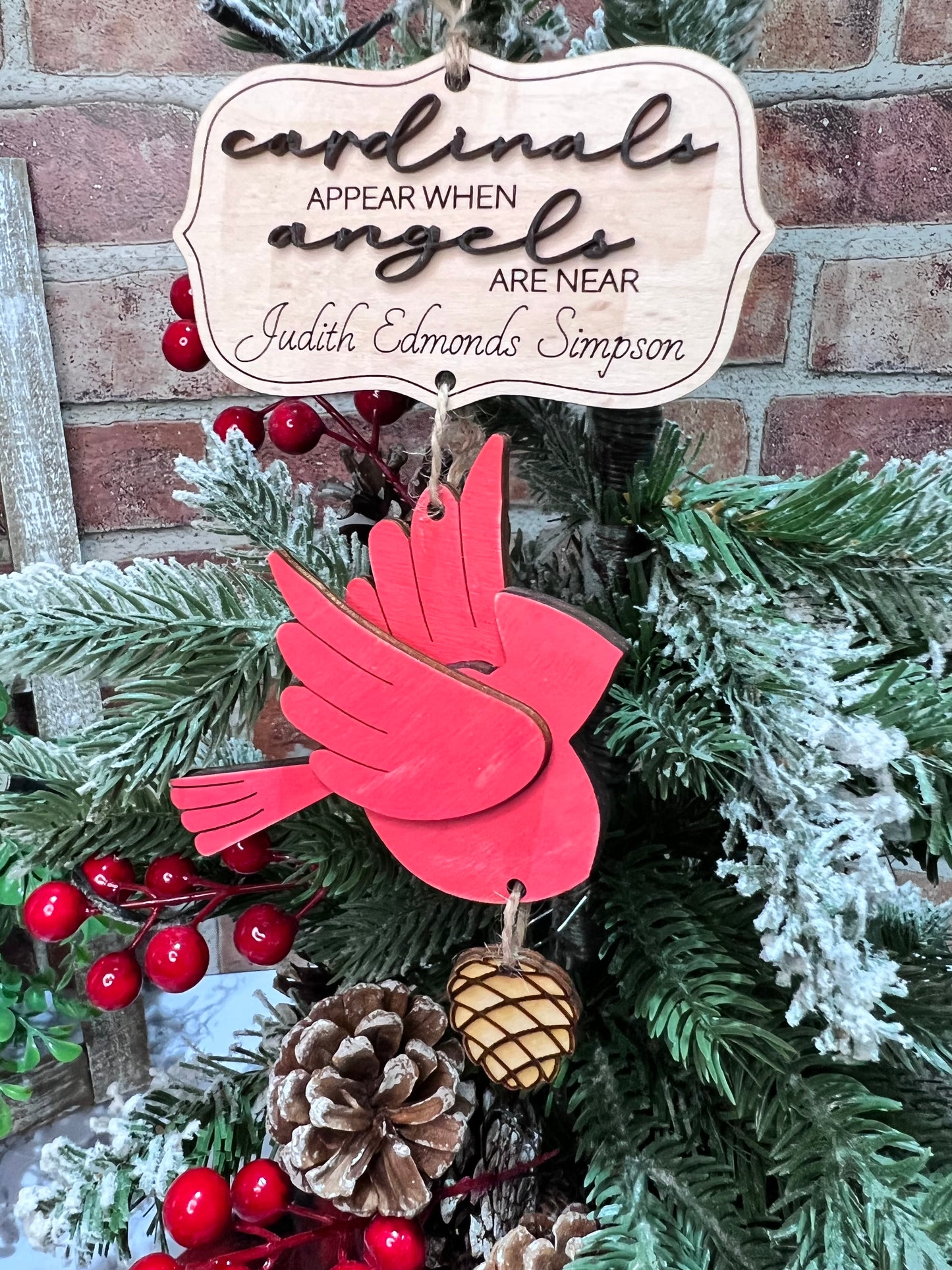 Personalized Cardinal Memorial Ornament – A Meaningful Tribute