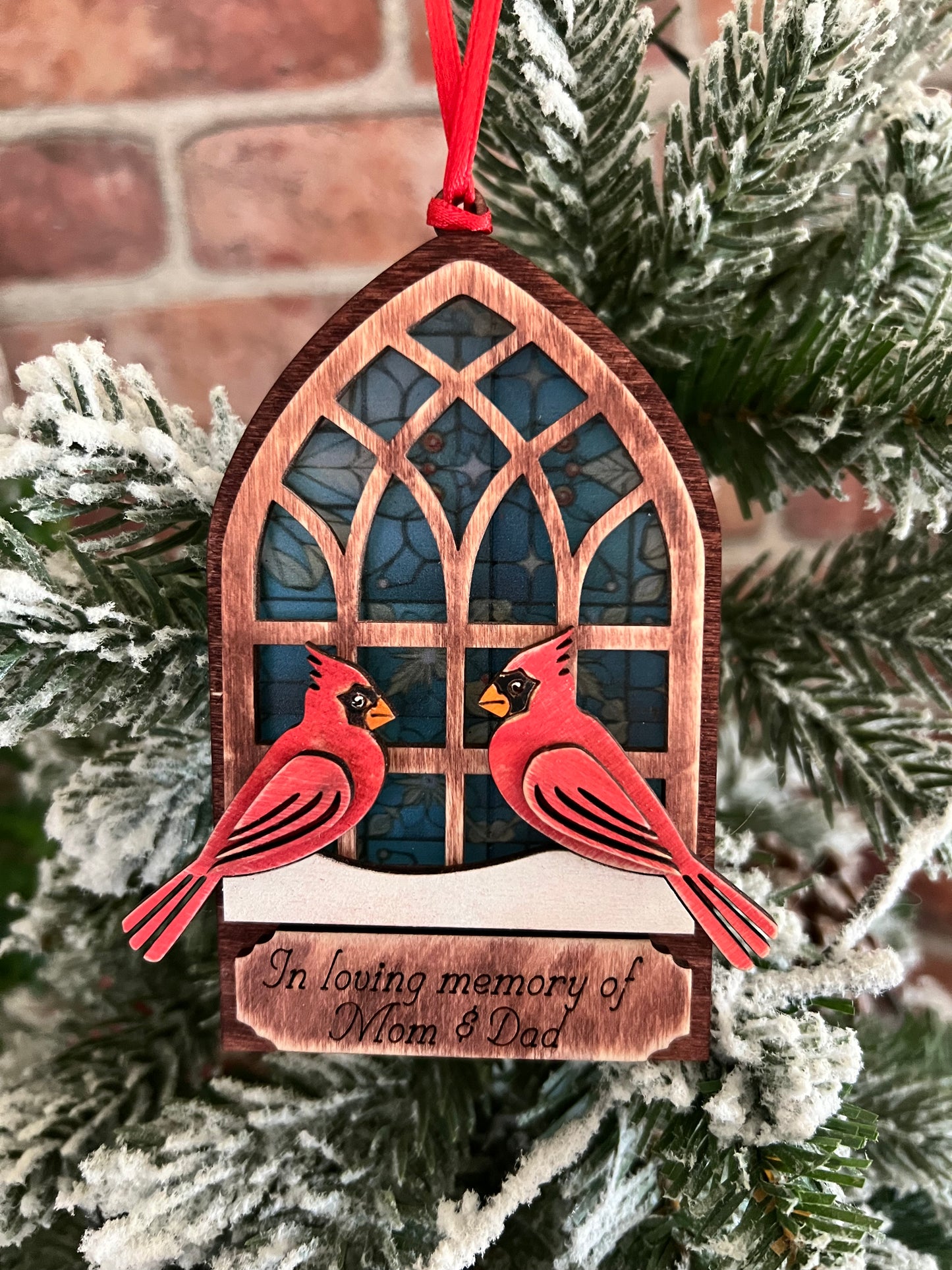 Cardinal Cathedral Memorial Ornament – A Heartfelt Tribute to Loved Ones